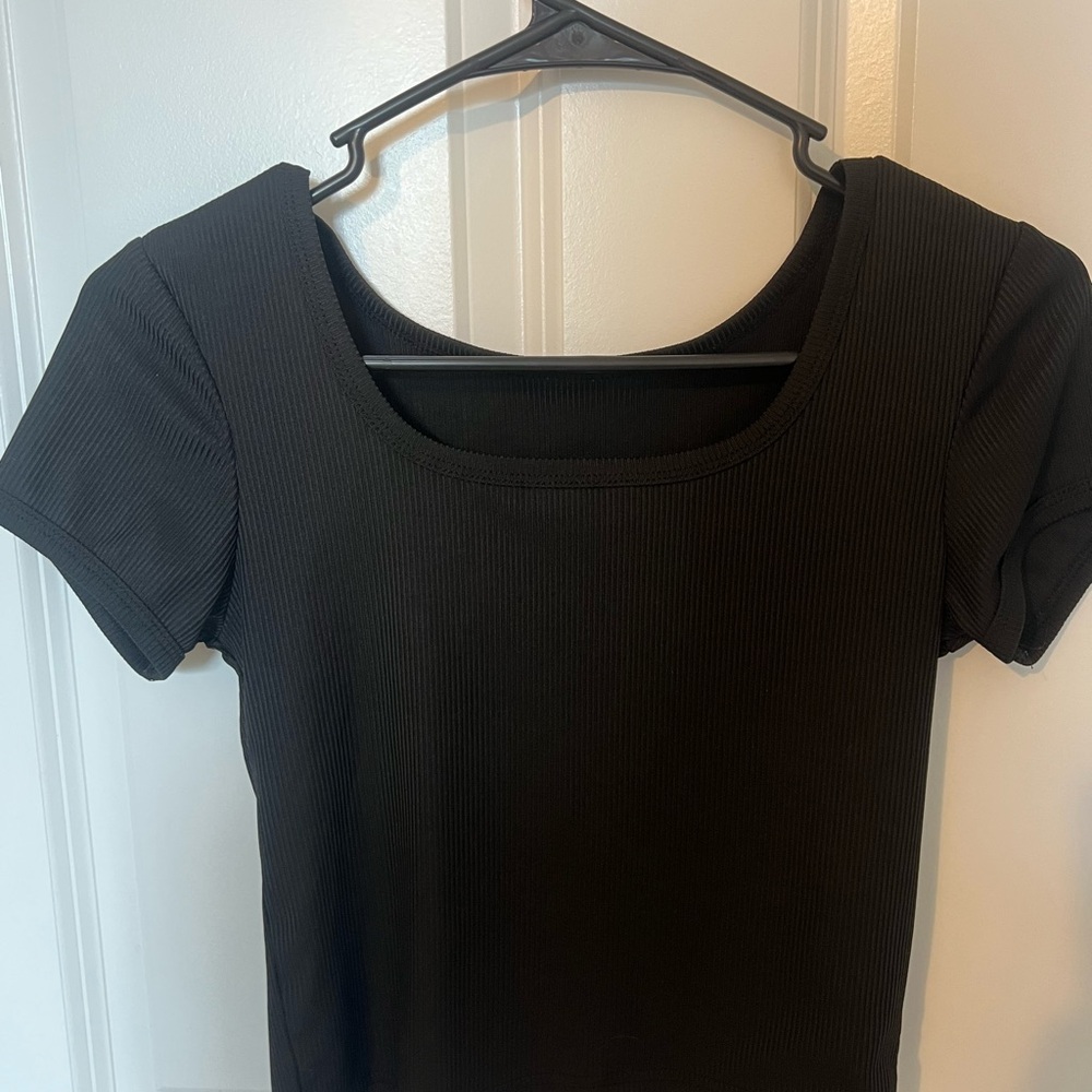 Black Ribbed Crop Top - Picture 2 of 2